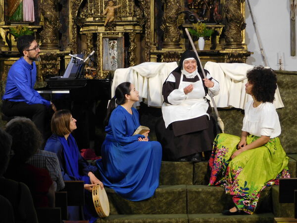 En la iglesia de Nuestra Señora de la Zarza de Galinduste