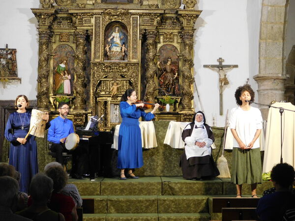 En la iglesia de Nuestra Señora de la Zarza de Galinduste