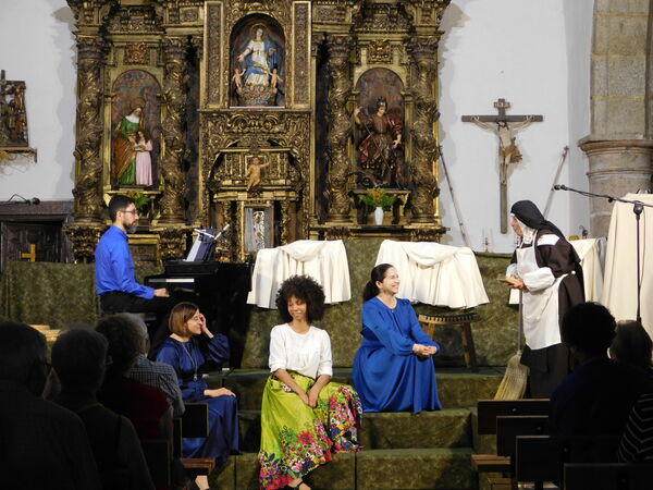 En la iglesia de Nuestra Señora de la Zarza de Galinduste