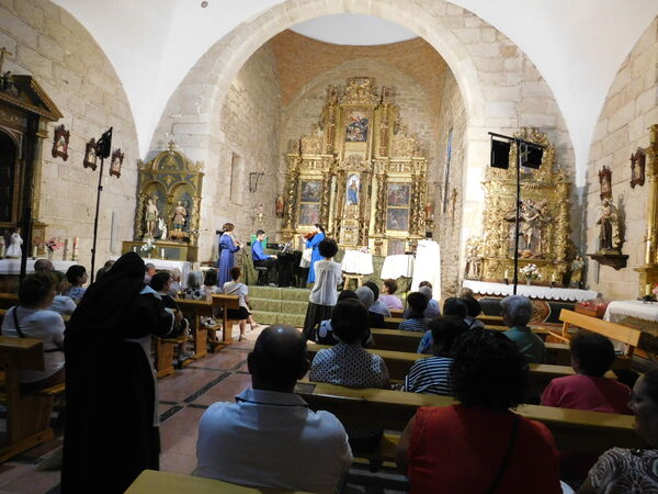 En la iglesia de Nuestra Señora del Peral de Bogajo