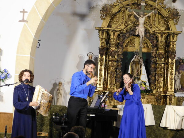 En la iglesia de Nuestra Señora del Rosario de Éjeme.