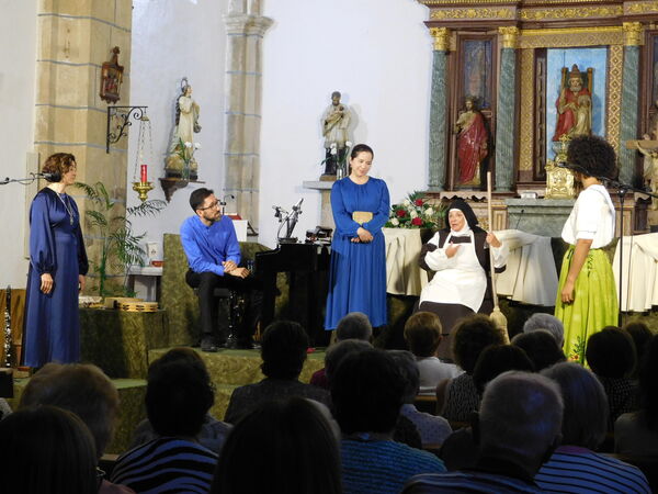 En la iglesia de San Pedro Apóstol de El Sahúgo