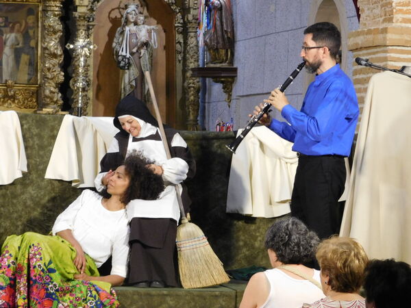 En la iglesia de San Pedro Apóstol de Larrodrigo