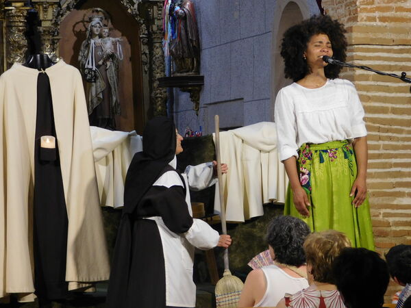 En la iglesia de San Pedro Apóstol de Larrodrigo