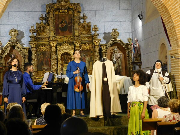 En la iglesia de San Pedro Apóstol de Larrodrigo