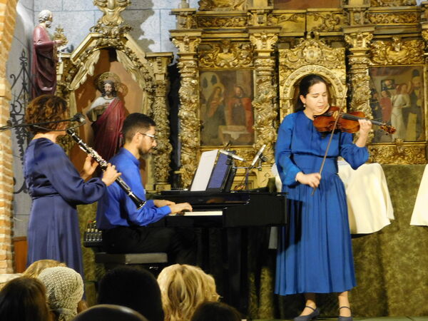 En la iglesia de San Pedro Apóstol de Larrodrigo