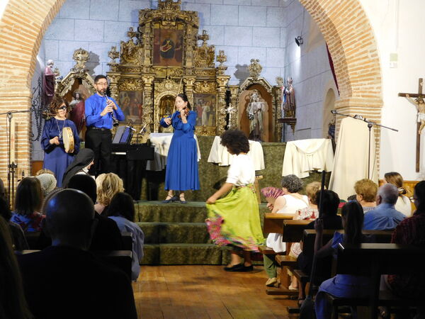 En la iglesia de San Pedro Apóstol de Larrodrigo