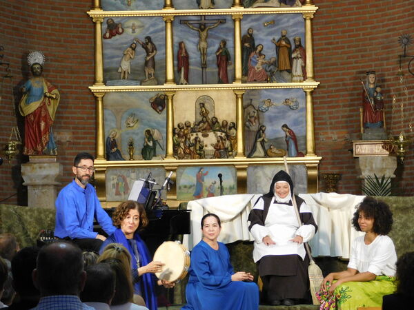 En la iglesia de San Pedro Apóstol de Paradinas de San Juan