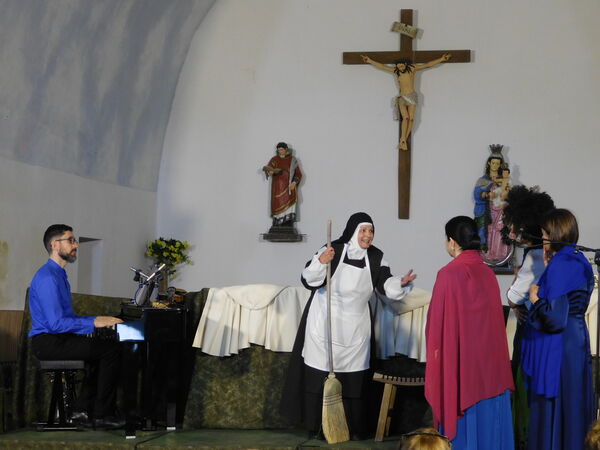 En la iglesia de San Vicente de Villaseco de los Gamitos
