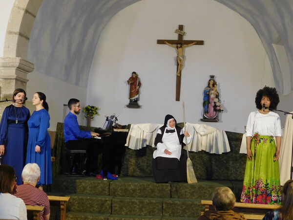 En la iglesia de San Vicente de Villaseco de los Gamitos