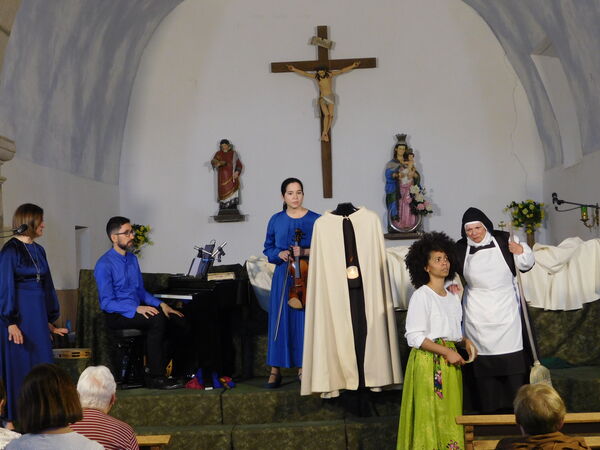 En la iglesia de San Vicente de Villaseco de los Gamitos