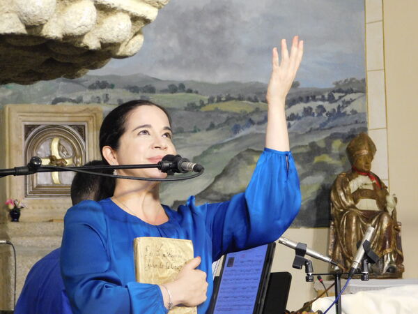 En la iglesia de Santa Isabel de Monleón.