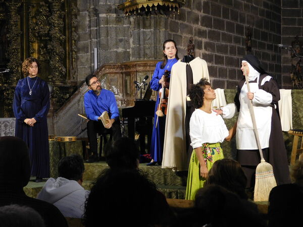 En la iglesia de Santiago en Santiago de la Puebla
