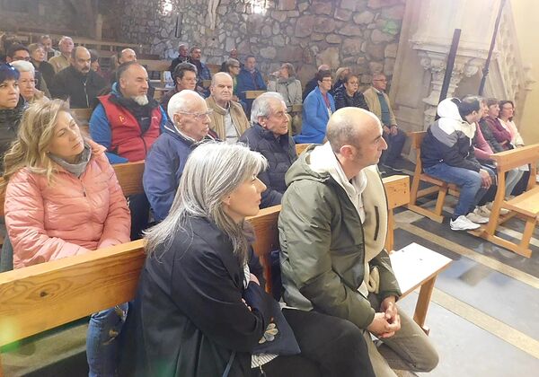 La iglesia de Machacón acoge «Juan, el espíritu del amor» en homenaje a San Juan de la Cruz