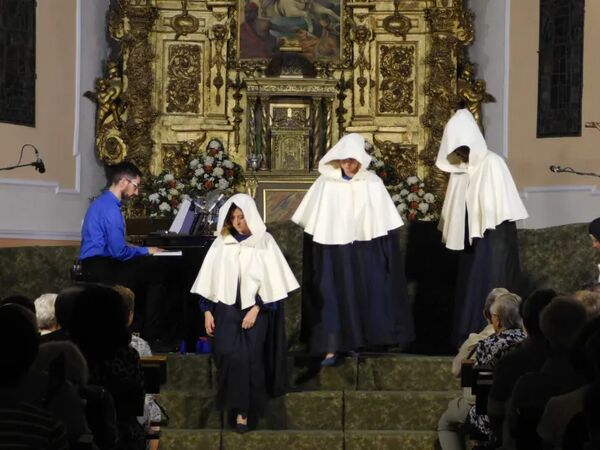 Santibáñez de Béjar acoge la obra de Denis Rafter sobre San Juan de la Cruz