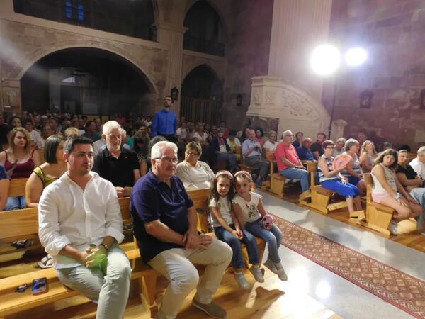 La Vellés inaugura su Semana Cultural con la representación de 'Juan, el espíritu del amor'