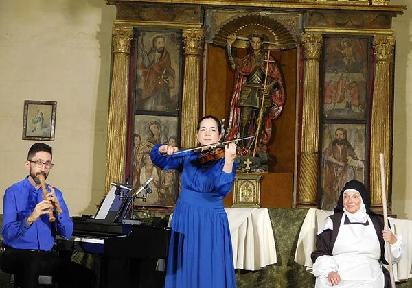 En Sanchón de la Sagrada, un teatro que nace y desaparece en una sola tarde